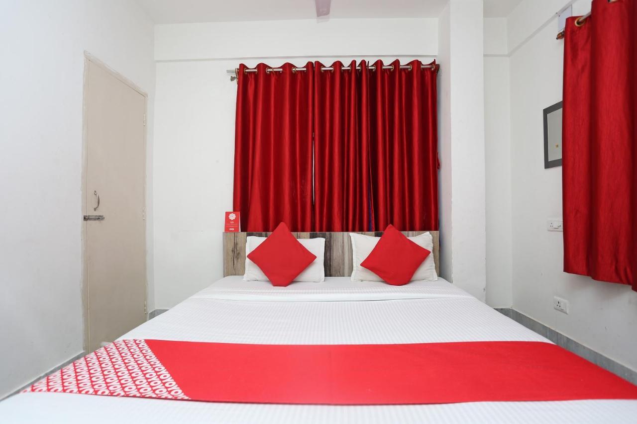 Oyo 11054 Amar Raj Guest House Kolkata Ngoại thất bức ảnh