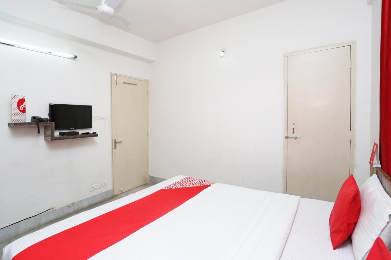 Oyo 11054 Amar Raj Guest House Kolkata Ngoại thất bức ảnh