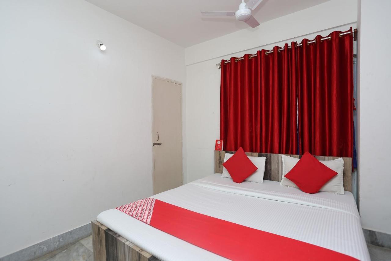 Oyo 11054 Amar Raj Guest House Kolkata Ngoại thất bức ảnh