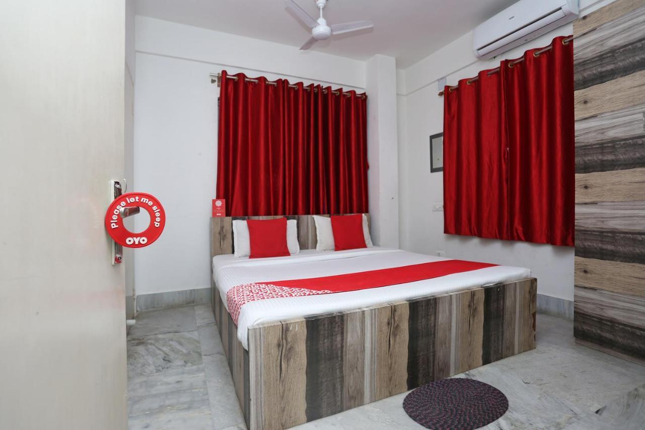 Oyo 11054 Amar Raj Guest House Kolkata Ngoại thất bức ảnh