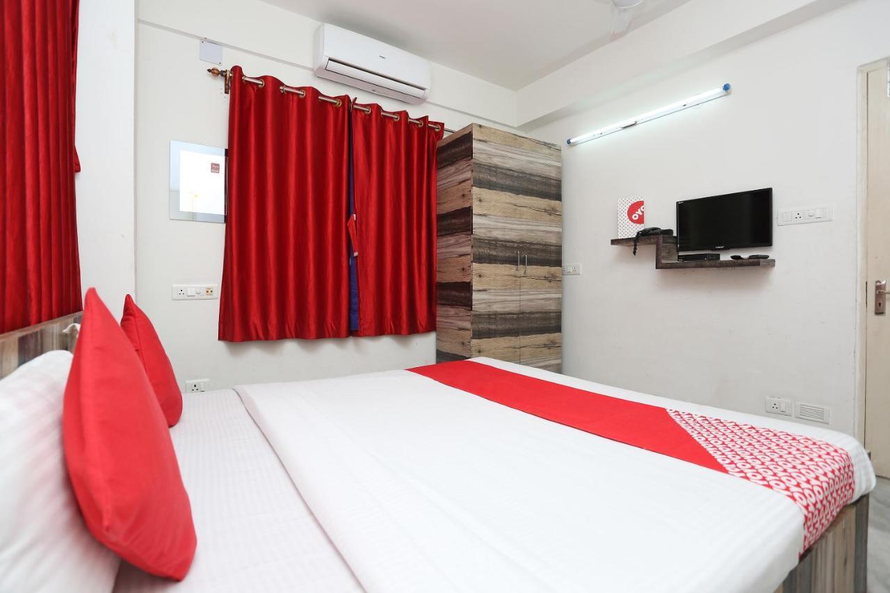 Oyo 11054 Amar Raj Guest House Kolkata Ngoại thất bức ảnh