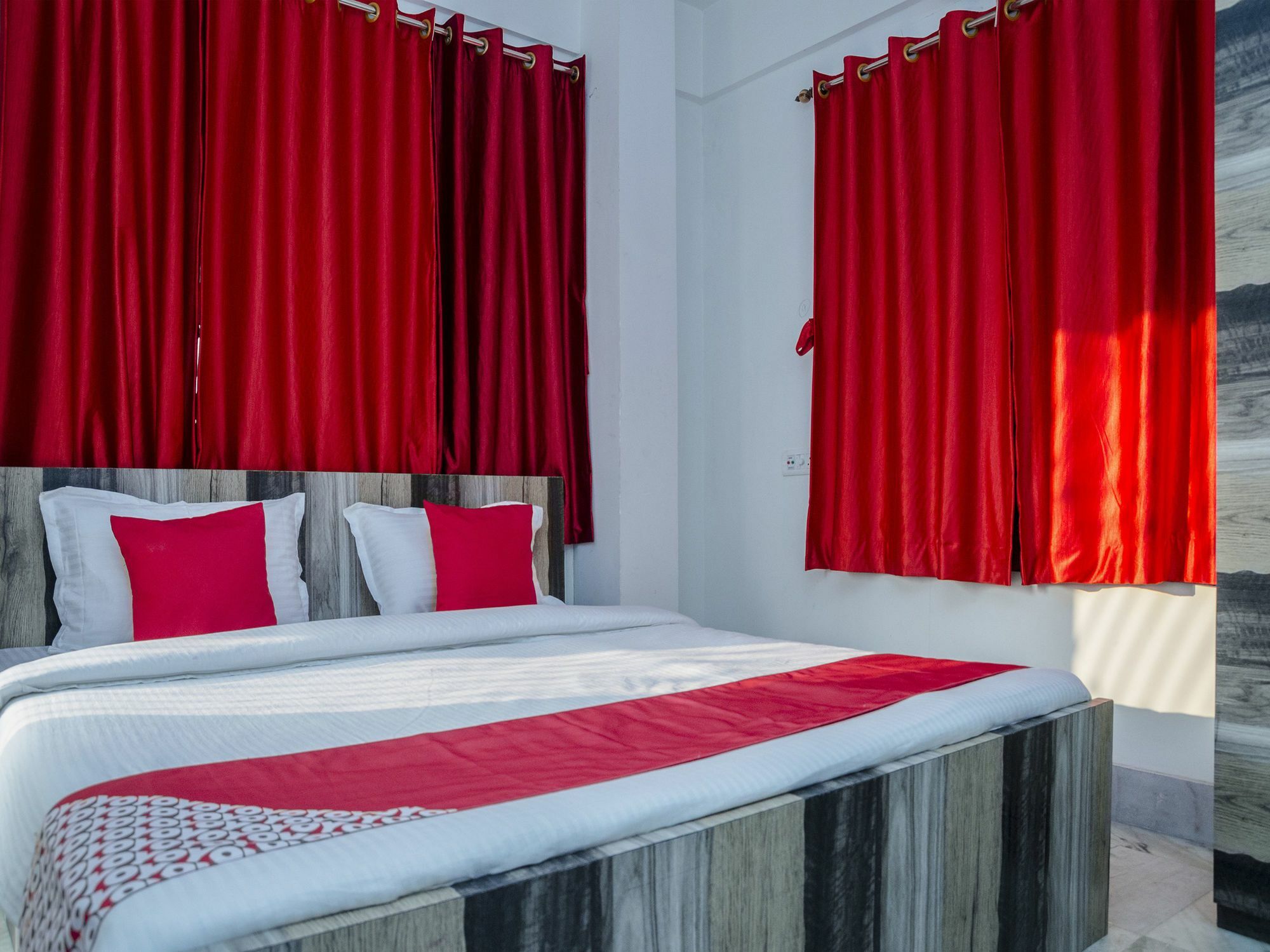 Oyo 11054 Amar Raj Guest House Kolkata Ngoại thất bức ảnh